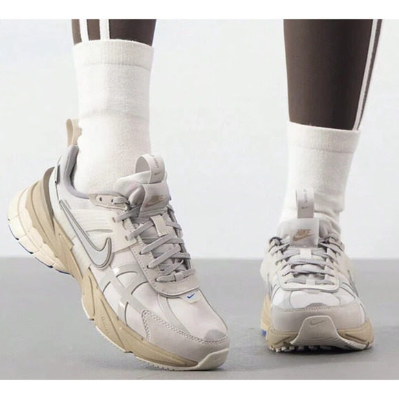 Nike V2K Run GORE-TEX Light Iron Ore Women’s Size 7 Shoes FZ2622-002 2024 EUC - Picture 16 of 16